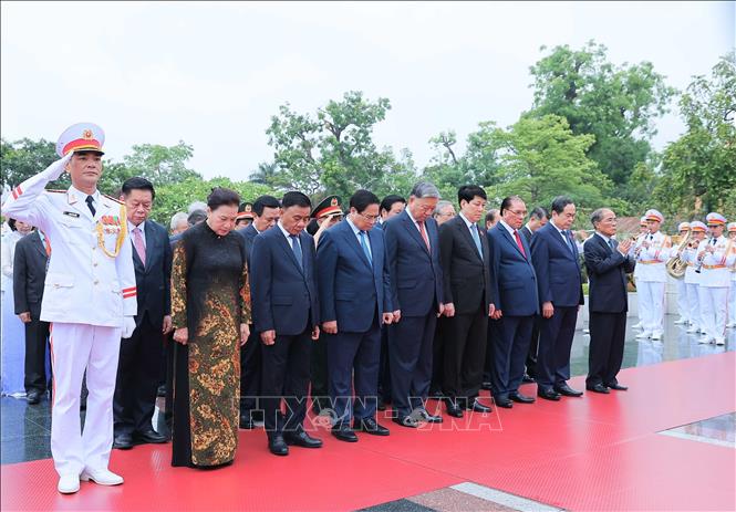 Lãnh đạo Đảng, Nhà nước vào Lăng viếng Bác Chú thích ảnh