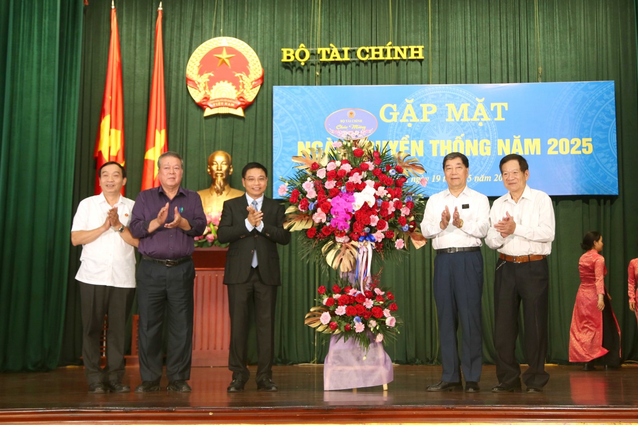 Ban liên lạc hưu trí Bộ Tài chính tổ chức gặp mặt Ngày truyền thống năm 2025