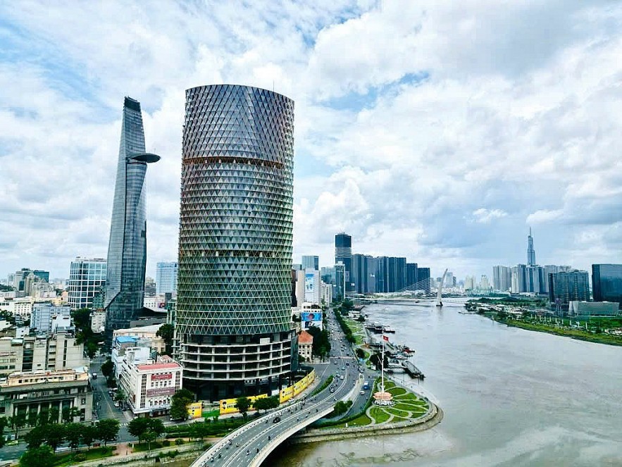 Cơ hội và rủi ro của nhà đầu tư bất động sản siêu đô thị TP. Hồ Chí Minh sau sáp nhập