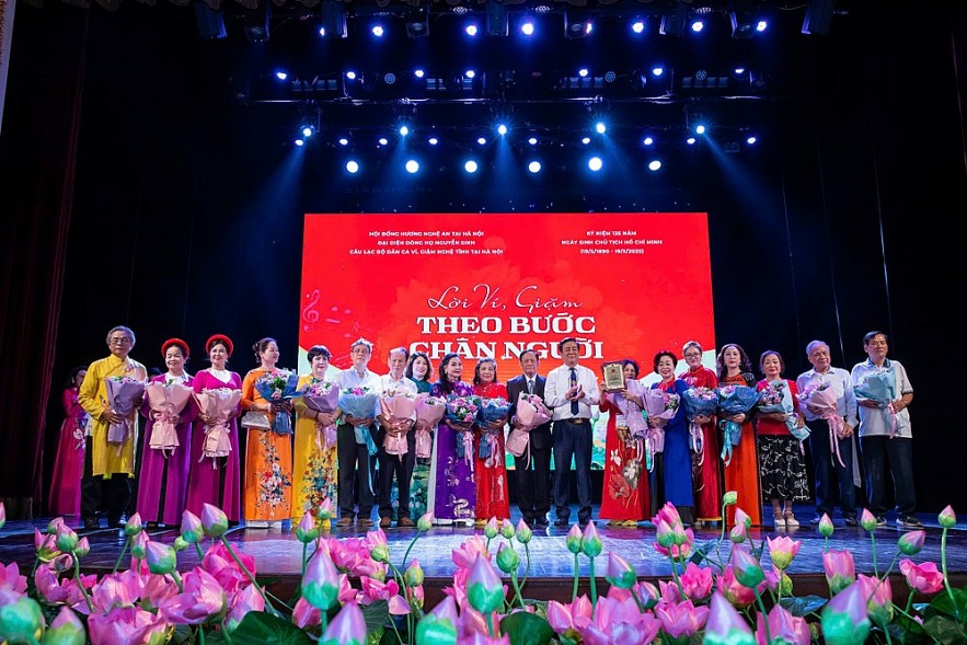 Lắng sâu lời Ví, Giặm theo bước chân Người