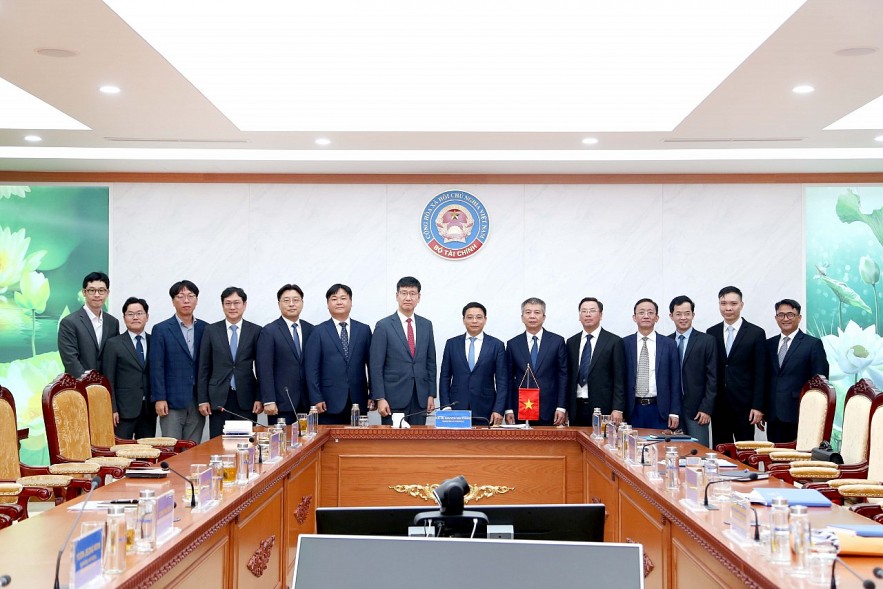 Bộ trưởng Nguyễn Văn Thắng tiếp Tổng giám đốc Samsung Việt Nam Na Ki Hong