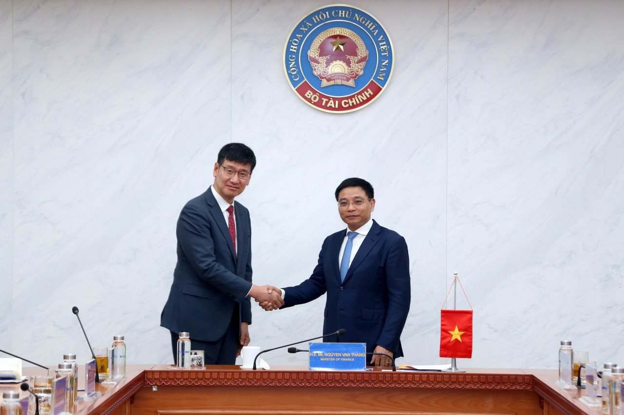 Bộ trưởng Nguyễn Văn Thắng tiếp Tổng giám đốc Samsung Việt Nam Na Ki Hong