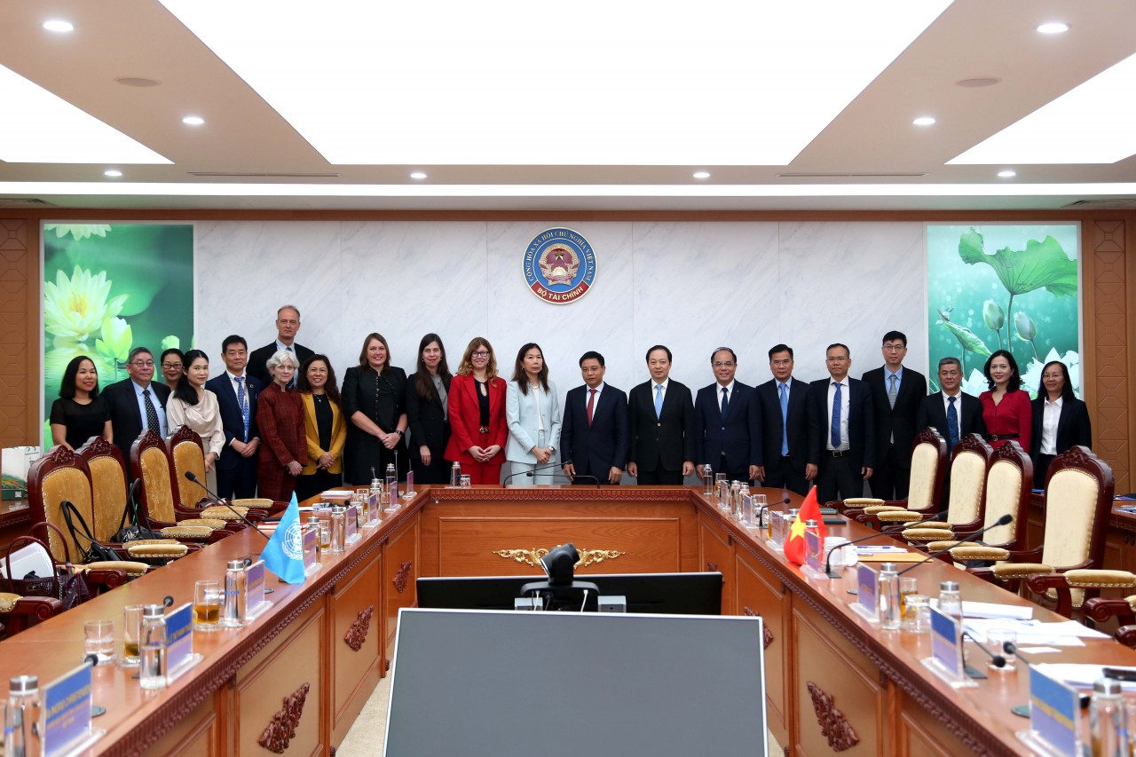 Bộ trưởng Nguyễn Văn Thắng tiếp Điều phối viên Liên Hợp quốc tại Việt Nam Bộ trưởng Nguyễn Văn Thắng tiếp Điều phối viên Liên Hợp quốc tại Việt Nam