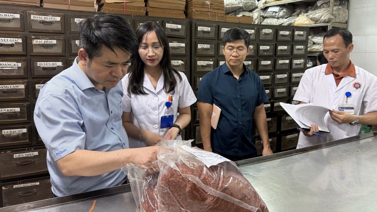 Kiểm tra, xử lý nghiêm cơ sở kinh doanh dược liệu, thuốc cổ truyền không rõ nguồn gốc