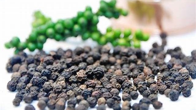 Ngày 22/5: Giá cà phê trong nước quay đầu giảm, giá tiêu neo ở mốc cao