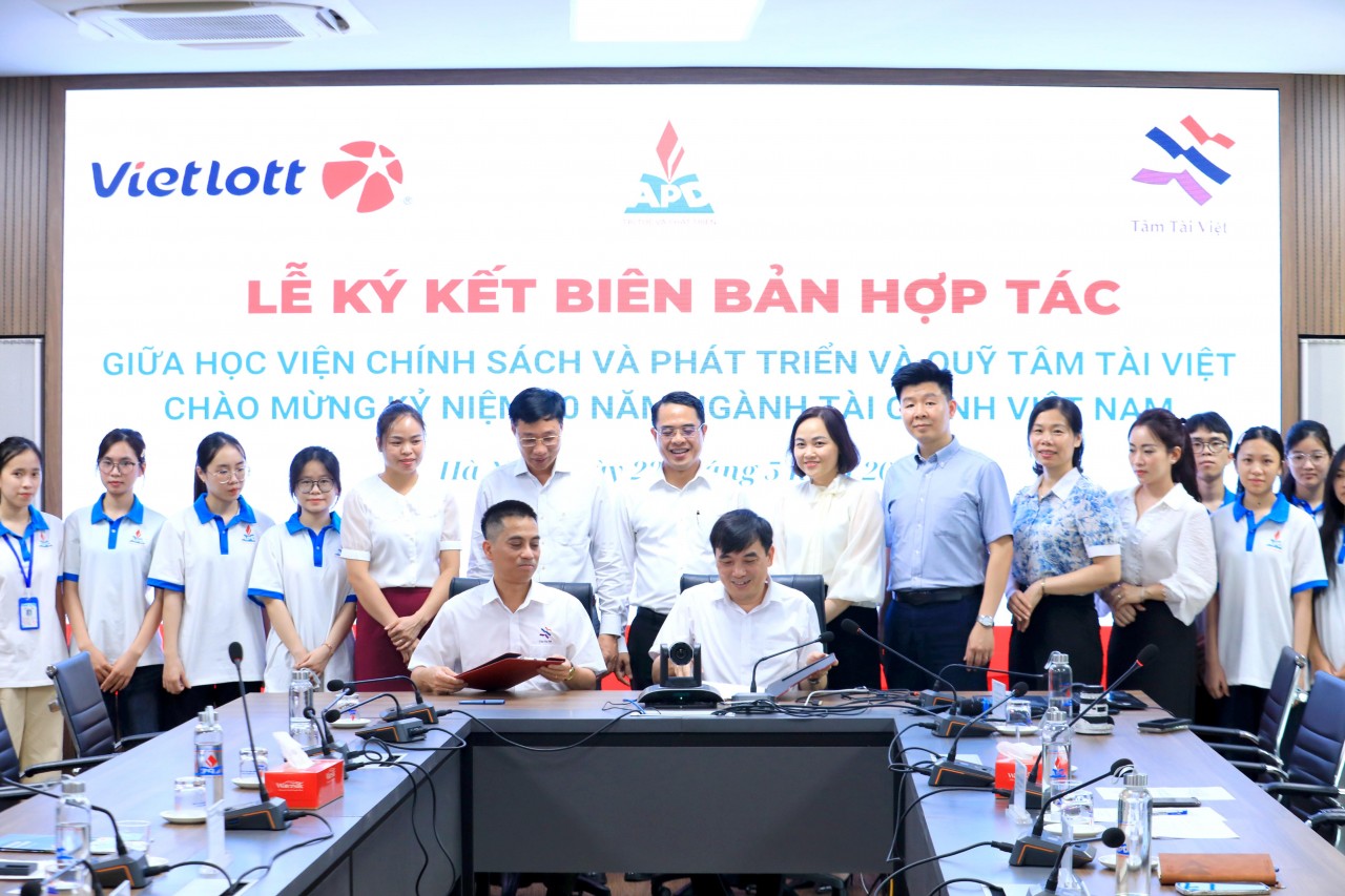 Học viện Chính sách và Phát triển ký Biên bản ghi nhớ hợp tác chiến lược với Quỹ Tâm Tài Việt Học viện Chính sách và Phát triển ký Biên bản ghi nhớ hợp tác chiến lược với Quỹ Tâm Tài Việt