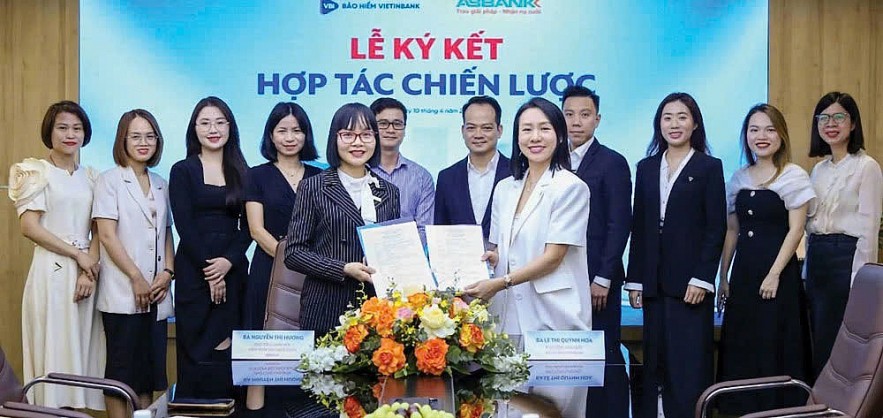 Bảo hiểm mở rộng hợp tác hướng tới đa dạng hệ sinh thái các dịch vụ tài chính