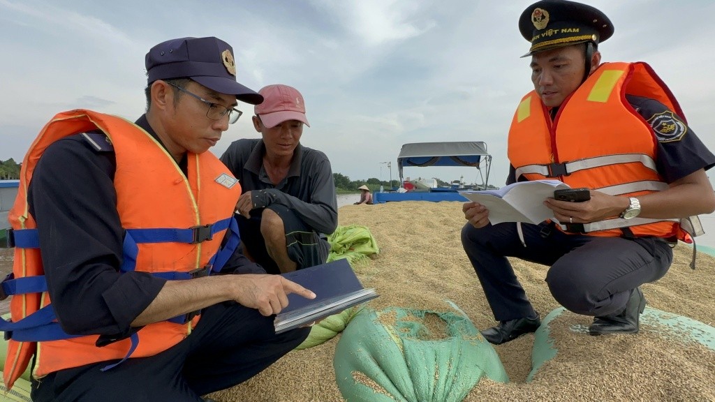 Hải quan cửa khẩu Thường Phước còn thường xuyên làm thủ tục nhập khẩu cho mặt hàng nông sản. Ảnh: C.L Hải quan cửa khẩu Thường Phước còn thường xuyên làm thủ tục nhập khẩu cho mặt hàng nông sản. Ảnh: C.L