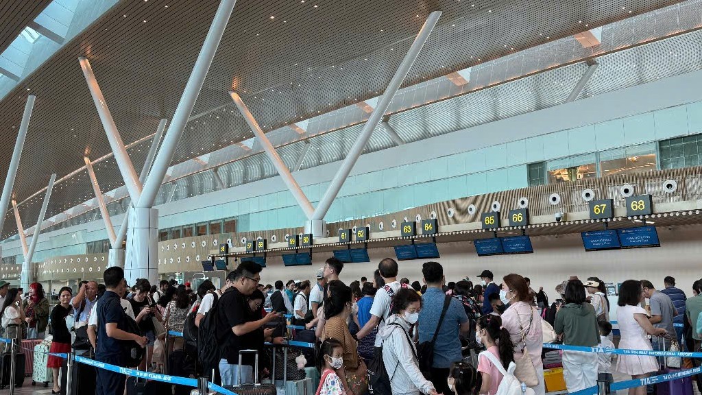 Nhà ga T3 cảng hàng không quốc tế Tân Sơn Nhất đã phục vụ gần 550.000 lượt hành khách