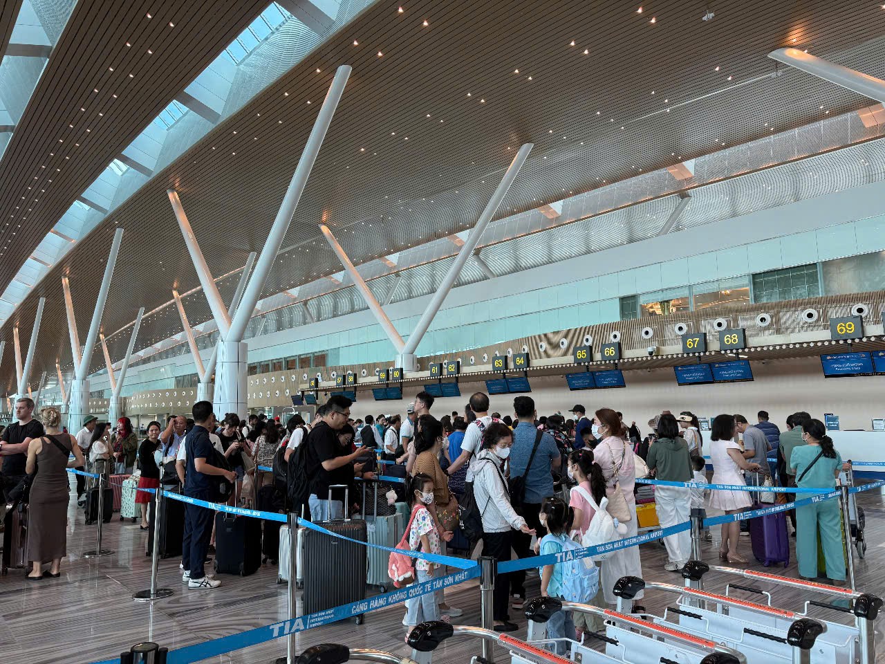 Nhà ga T3 cảng hàng không quốc tế Tân Sơn Nhất đã phục vụ gần 550.000 lượt hành khách
