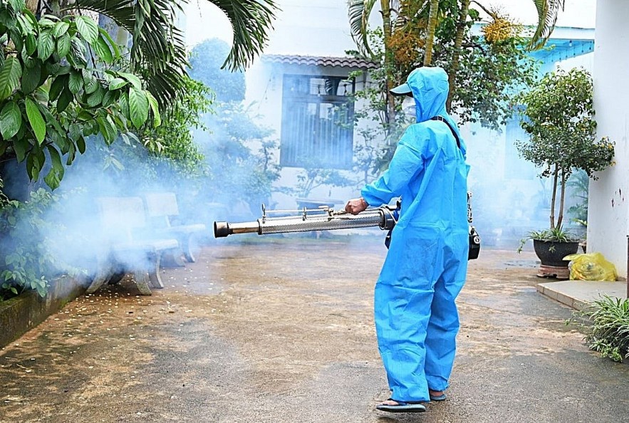 Tổ chức chiến dịch cao điểm tháng 6-7 phòng, chống bệnh sốt xuất huyết, tay chân miệng, Covid-19 Tổ chức chiến dịch cao điểm tháng 6-7 phòng, chống bệnh sốt xuất huyết, tay chân miệng, Covid-19