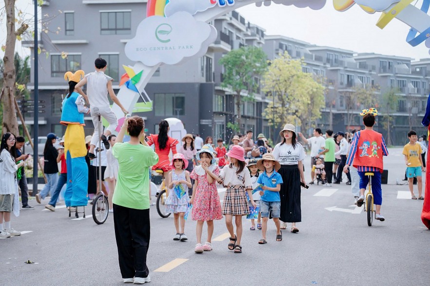 Sống lại tuổi thơ cùng “Lễ hội mùa hè Eco Central Park 2025”