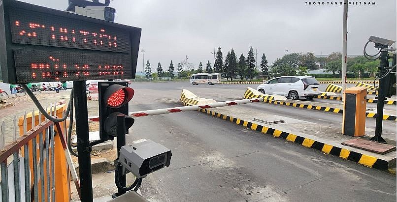 Hơn 6 triệu phương tiện dán thẻ thu phí điện tử không dừng Hơn 6 triệu phương tiện dán thẻ thu phí điện tử không dừng