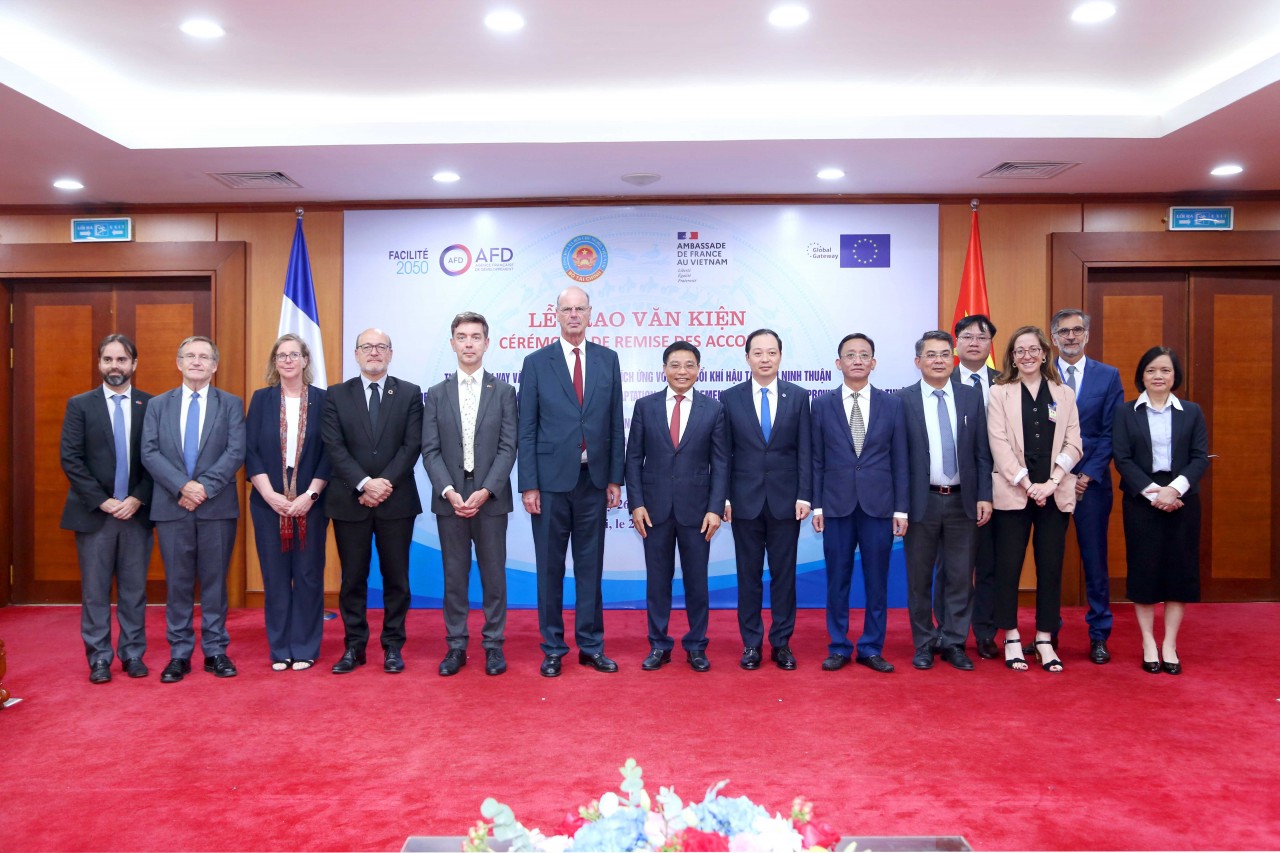 Hợp tác tài chính giữa Việt Nam và Phát sẽ đạt nhiều thành tựu mới