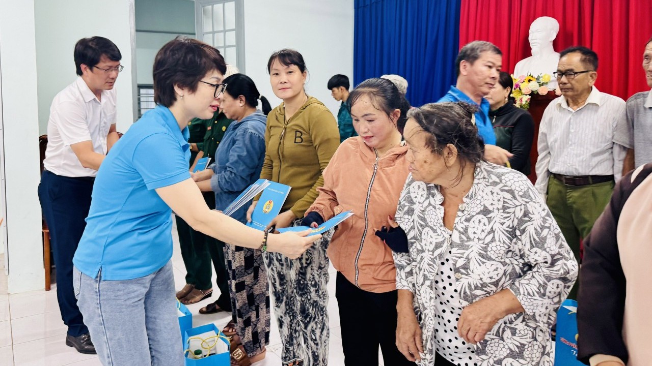 Công đoàn Bộ Tài chính tổ chức chương trình "Về nguồn" tại Tây Ninh