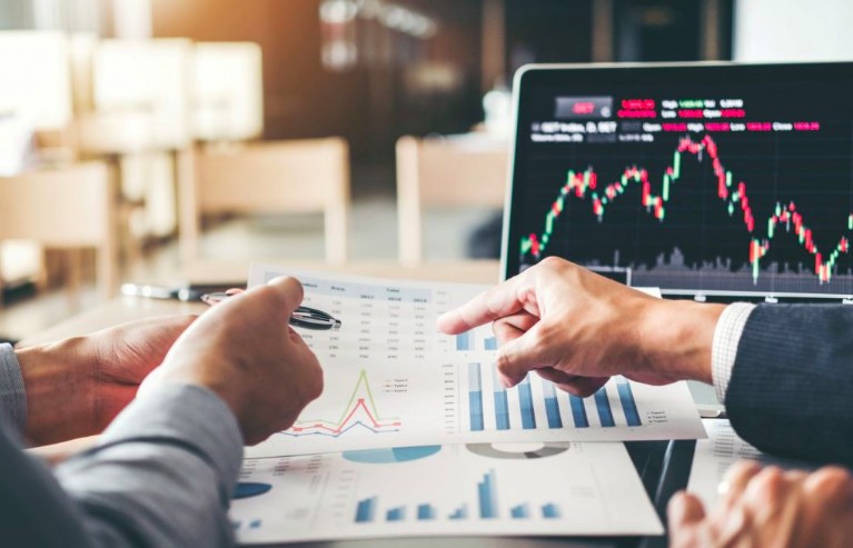 Thị trường khởi sắc nhờ nhóm cổ phiếu lớn, dòng tiền chọn lọc củng cố xu hướng phục hồi