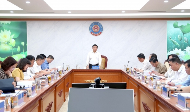 Bộ trưởng Bộ Tài chính Nguyễn Văn Thắng: Hoàn thành dịch vụ công trực tuyến toàn trình trong năm 2025