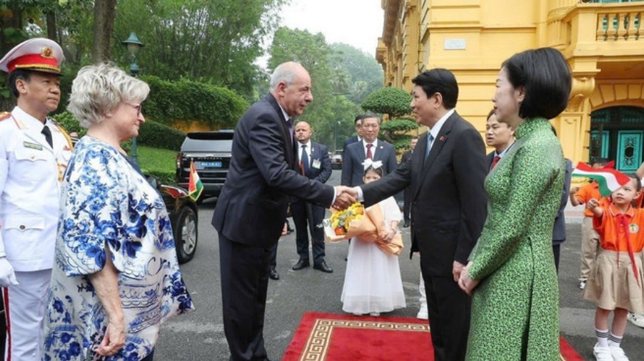 Chủ tịch nước Lương Cường chủ trì lễ đón chính thức Tổng thống Hungary