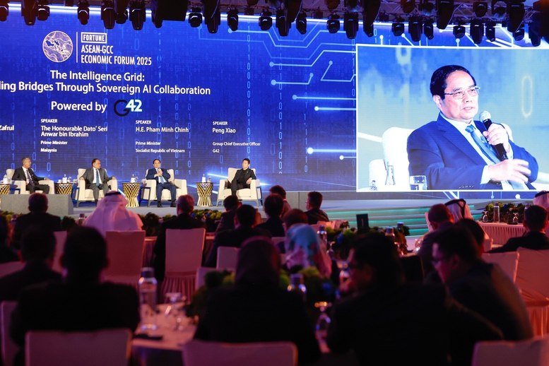 Thủ tướng: Nếu không được chuyển giao, Việt Nam vẫn phải tự chủ phát triển công nghệ cao- Ảnh 4. Thủ tướng: Nếu không được chuyển giao, Việt Nam vẫn phải tự chủ phát triển công nghệ cao- Ảnh 4.