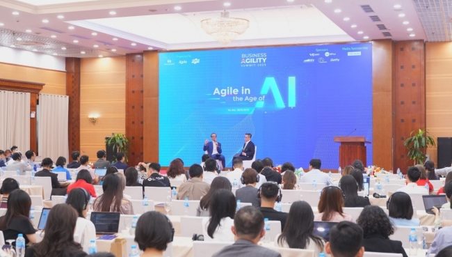 Chuyển đổi số ngân hàng: Thay đổi phải diễn ra đồng bộ trên nhiều mặt