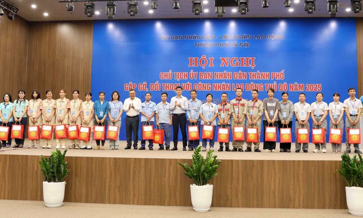 Hà Nội đối thoại với công nhân lao động