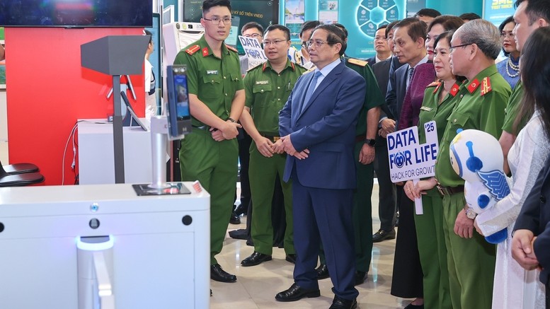 Thủ tướng: Ngành ngân hàng phải tăng tốc, bứt phá chuyển đổi số để về đích sớm hơn dự kiến