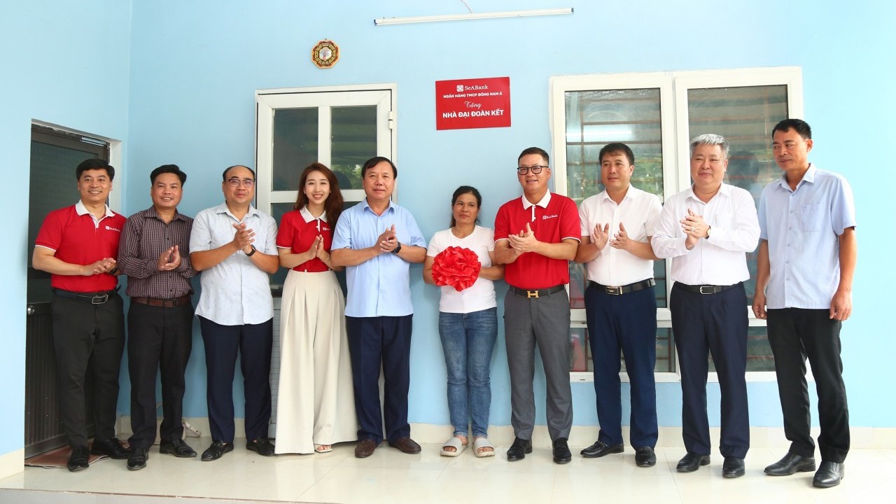 SeABank bàn giao 856 căn nhà đại đoàn kết cho tỉnh Hòa Bình