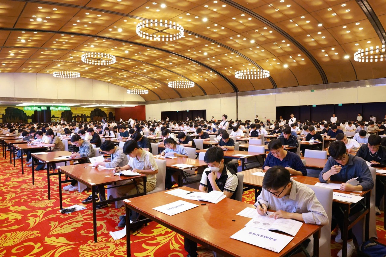 Các ứng viên tham gia kỳ thi.