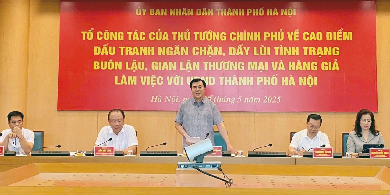 Xử lý hàng giả, buôn lậu trên tinh thần "mạnh - nhanh - chính xác - nghiêm" Xử lý hàng giả, buôn lậu trên tinh thần "mạnh - nhanh - chính xác - nghiêm"
