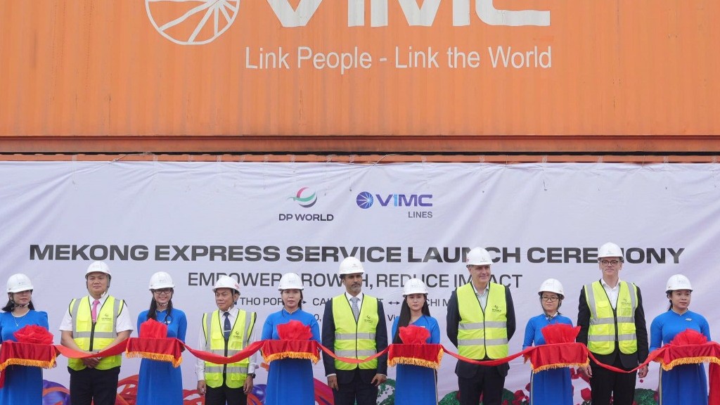 VIMC Lines hợp tác với DP World đưa vào hoạt động tuyến vận tải xanh Mekong Express