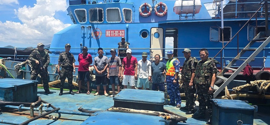 Hải quan bắt giữ tàu cá vận chuyển 75 m3 chất lỏng nghi là dầu DO không rõ nguồn gốc