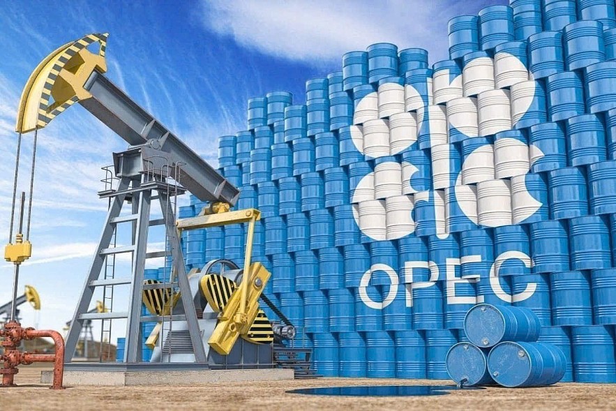 OPEC+ tăng mạnh sản lượng dầu