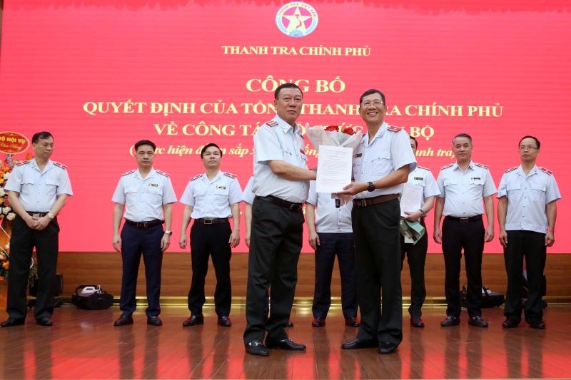 Thanh tra Chính phủ công bố quyết định nhân sự quy mô lớn