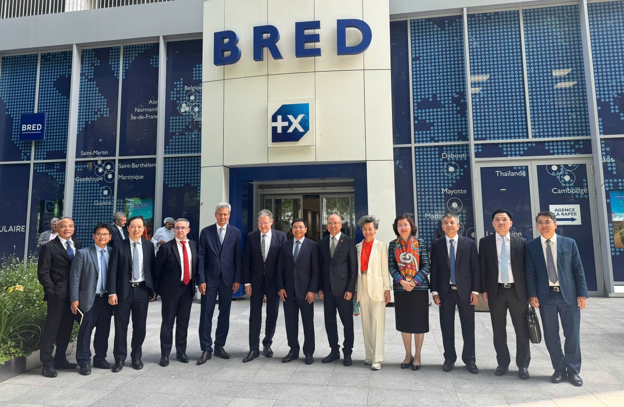 Bộ trưởng Bộ Tài chính Nguyễn Văn Thắng thăm và làm việc tại Pháp