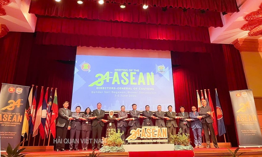 undefined Hải quan ASEAN tăng cường chống buôn lậu, gian lận và thúc đẩy thuận lợi thương mại