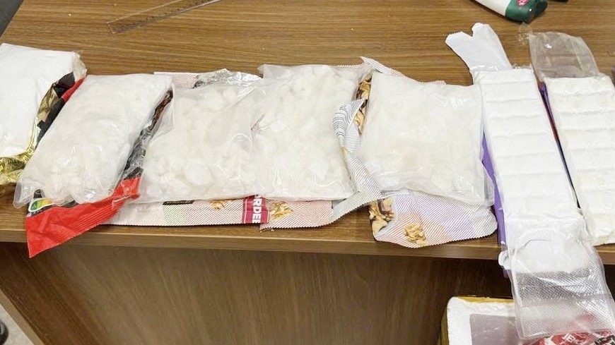 Hải quan sân bay Nội Bài chủ trì bắt giữ vụ vận chuyển hơn 5,3 kg ma tuý