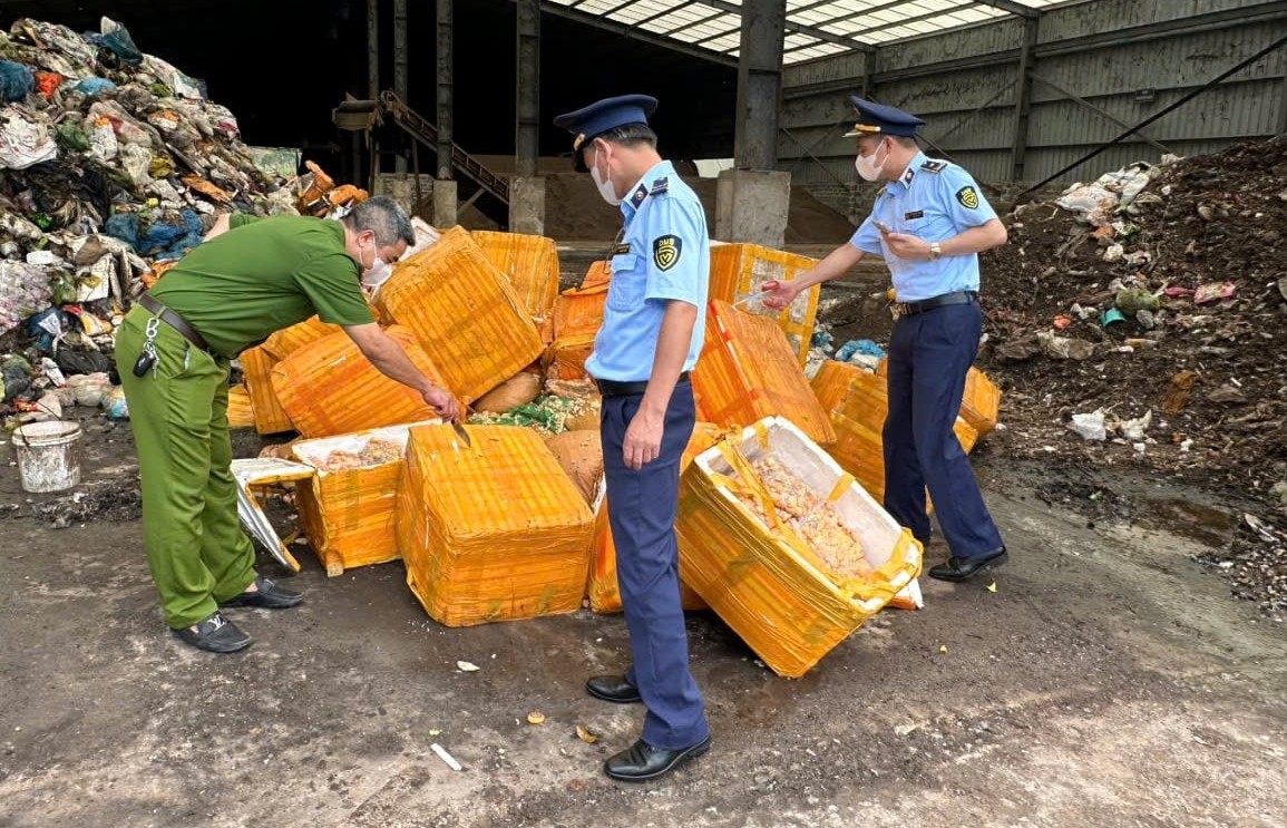 Quảng Ninh tiêu hủy hơn 1 tấn trứng gà non không rõ nguồn gốc