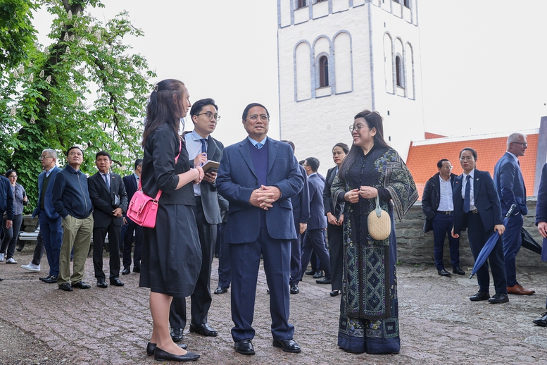 Thủ tướng thăm cảng biển hàng đầu vùng Baltic và tìm hiểu kinh nghiệm phát huy giá trị di sản ở Estonia- Ảnh 11.