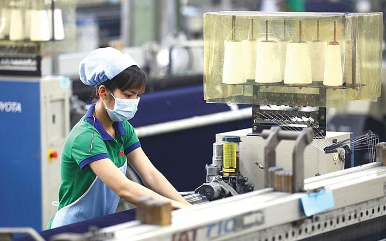 Việt Nam hút gần 19 tỷ USD vốn đầu tư nước ngoài trong 5 tháng Việt Nam hút gần 19 tỷ USD vốn đầu tư nước ngoài trong 5 tháng