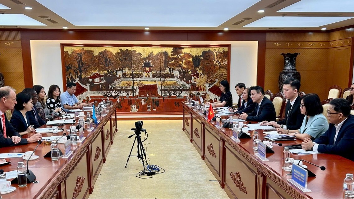 Thứ trưởng Trần Quốc Phương tiếp Đặc phái viên của Tổng Thư ký Liên Hợp Quốc