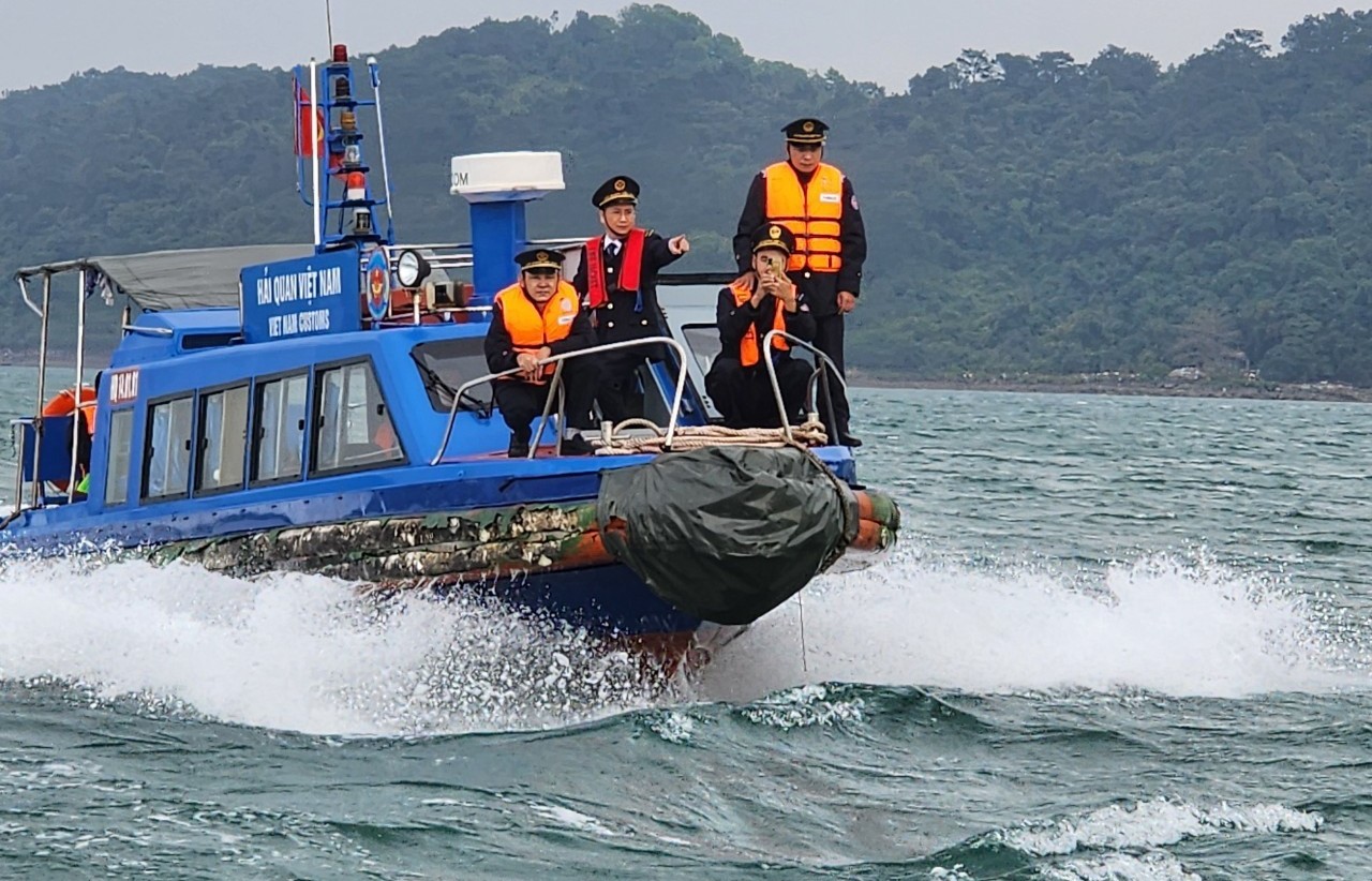 Quảng Ninh siết chặt kiểm soát hàng giả, thực phẩm bẩn