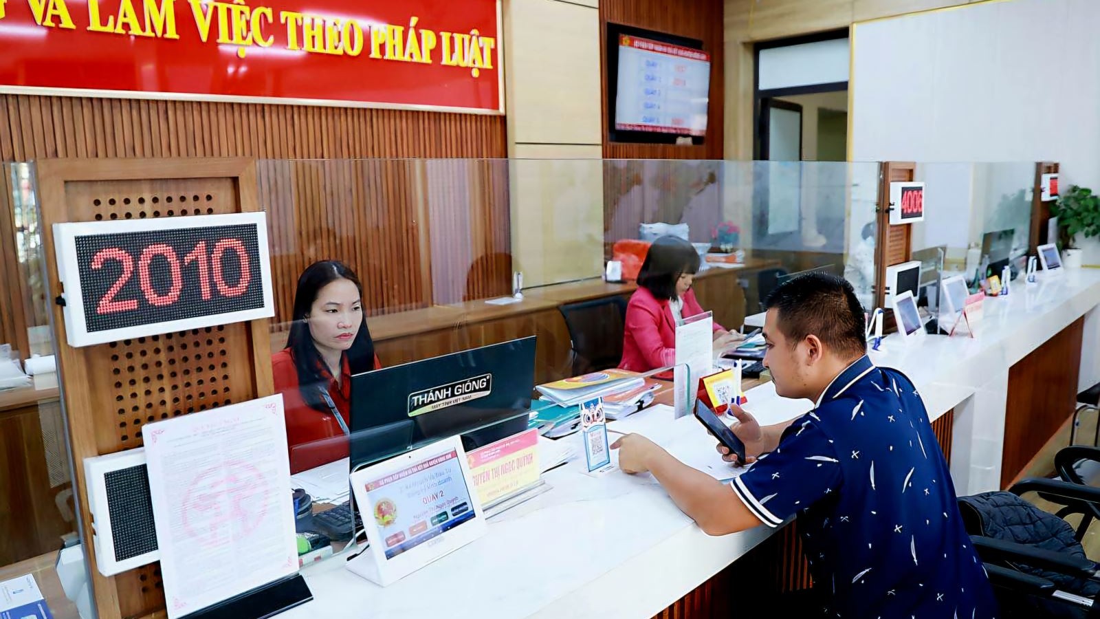 Các bước để nhận tiền hỗ trợ nghỉ hưu trước tuổi do sắp xếp bộ máy tại Hà Nội