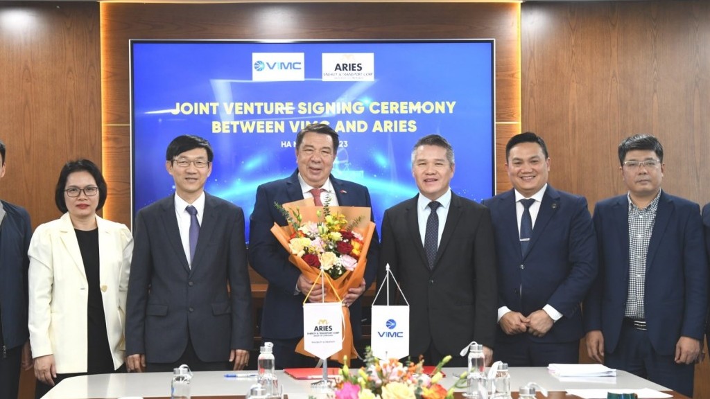 Cầu nối đưa hàng hải Việt Nam vươn ra biển lớn