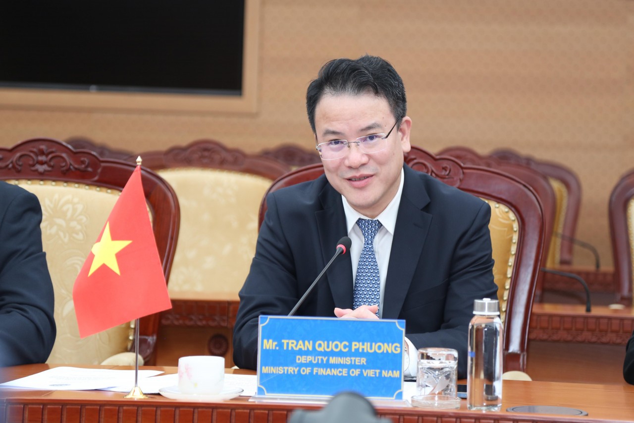 Thứ trưởng Trần Quốc Phương tiếp Thứ trưởng Tài chính Litva Janus Kizenevic