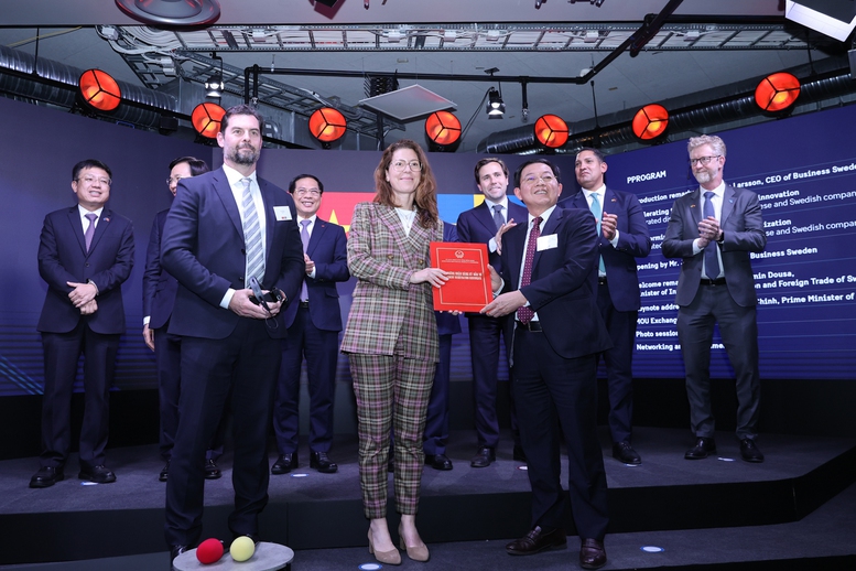Thủ tướng kỳ vọng làn sóng đầu tư mới từ Thụy Điển vào Việt Nam- Ảnh 10. Thủ tướng kỳ vọng làn sóng đầu tư mới từ Thụy Điển vào Việt Nam- Ảnh 10.