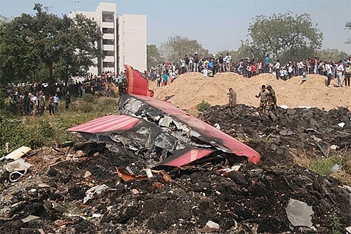 Cổ phiếu Boeing lao dốc sau vụ tai nạn rơi máy bay tại Ấn Độ Cổ phiếu Boeing lao dốc sau vụ tai nạn rơi máy bay tại Ấn Độ