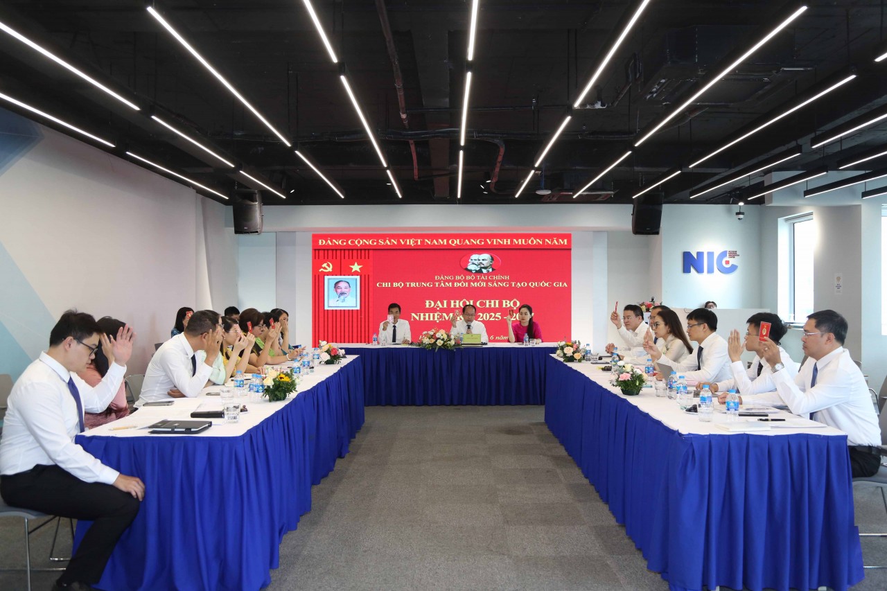 Xây dựng Chi bộ Trung tâm Đổi mới sáng tạo Quốc gia trong sạch, vững mạnh