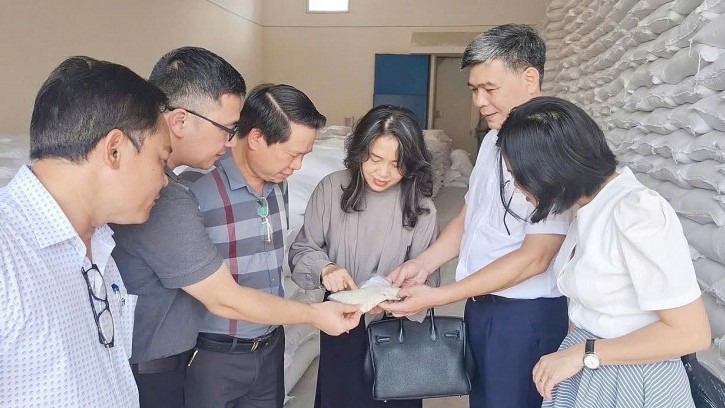 Đẩy nhanh tiến độ, sớm về đích chỉ tiêu nhập kho gạo dự trữ