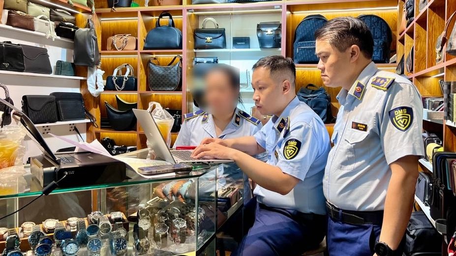 Saigon Square: Lại phát hiện, thu giữ hàng giả nhãn hiệu nổi tiếng