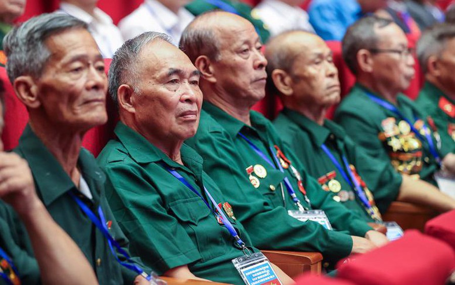 Chủ tịch nước tặng quà người có công nhân dịp 27/7/2025 Chủ tịch nước tặng quà người có công nhân dịp 27/7/2025